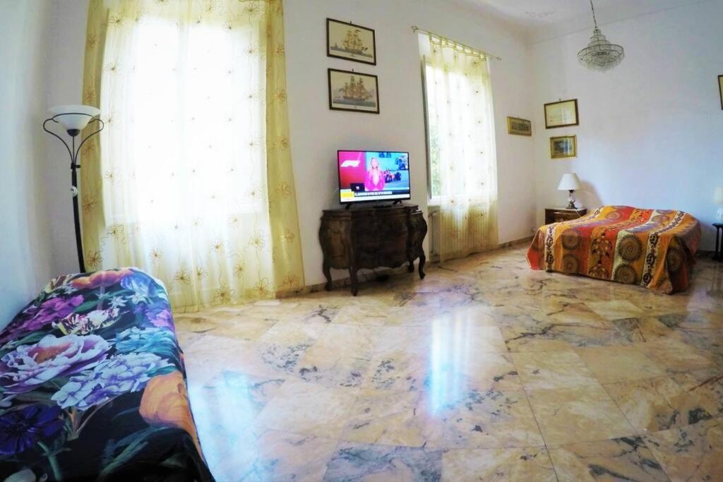 Gabry'S Home Three-Bedroom Big Apartment Near City Center & Train Station To Pisa And Florence & Ferries To Sardegna Corsica Livorno Luaran gambar